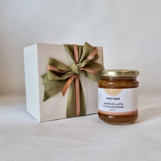 Bomboniera alimentare con marmellata di mandarini, marmellata di agrumi siciliani da 230 grammi in vasetto di vetro, prodotto tipico siciliano in vendita su ciuriciuri.shop