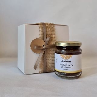 Bomboniera alimentare con marmellata di limoni, marmellata di agrumi siciliani da 230 grammi in vasetto di vetro, conserva siciliana in vendita su ciuriciuri.shop
