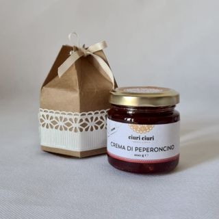 Bomboniera alimentare con crema di peperoncino, conserva siciliana dolce da 100 grammi in vasetto di vetro, prodotto tipico siciliano in vendita su ciuriciuri.shop