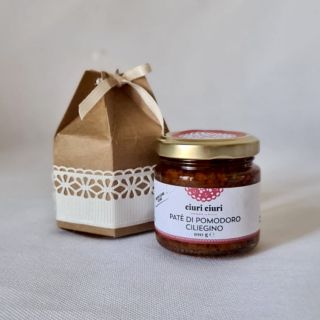 Bomboniera gastronomica con paté di pomodoro ciliegino, paté da 100 grammi in vasetto di vetro, conserva siciliana in vendita su ciuriciuri.shop