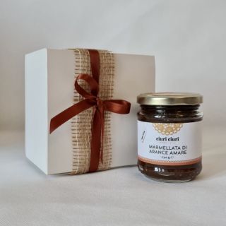 Bomboniera gastronomica con marmellata di arance amare, marmellata di agrumi siciliani da 230 grammi in vasetto di vetro, prodotto tipico siciliano in vendita su ciuriciuri.shop